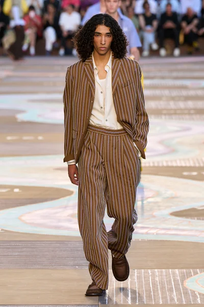 Look 40